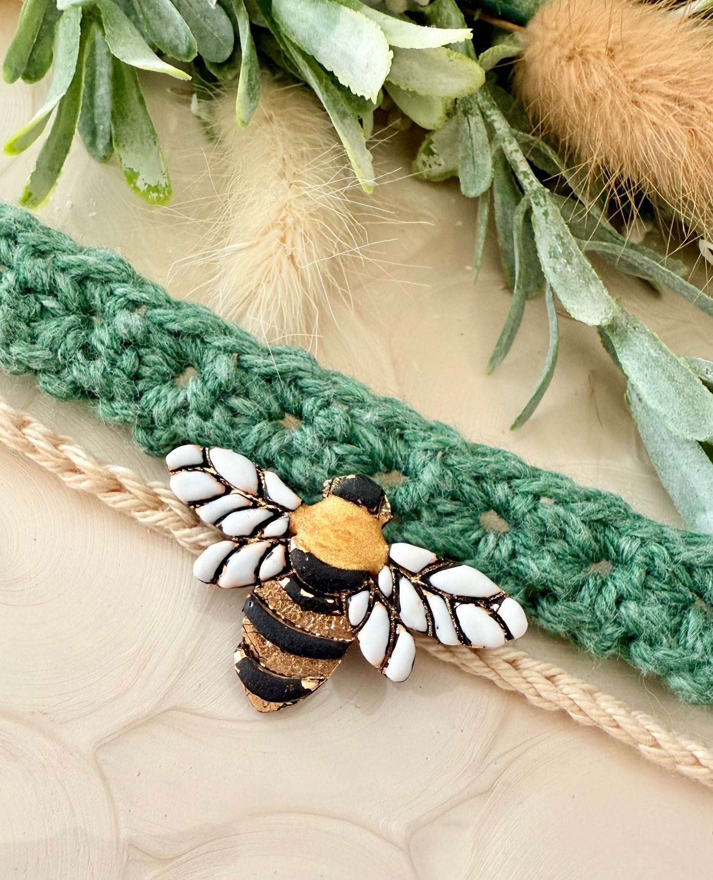 Bee brooch