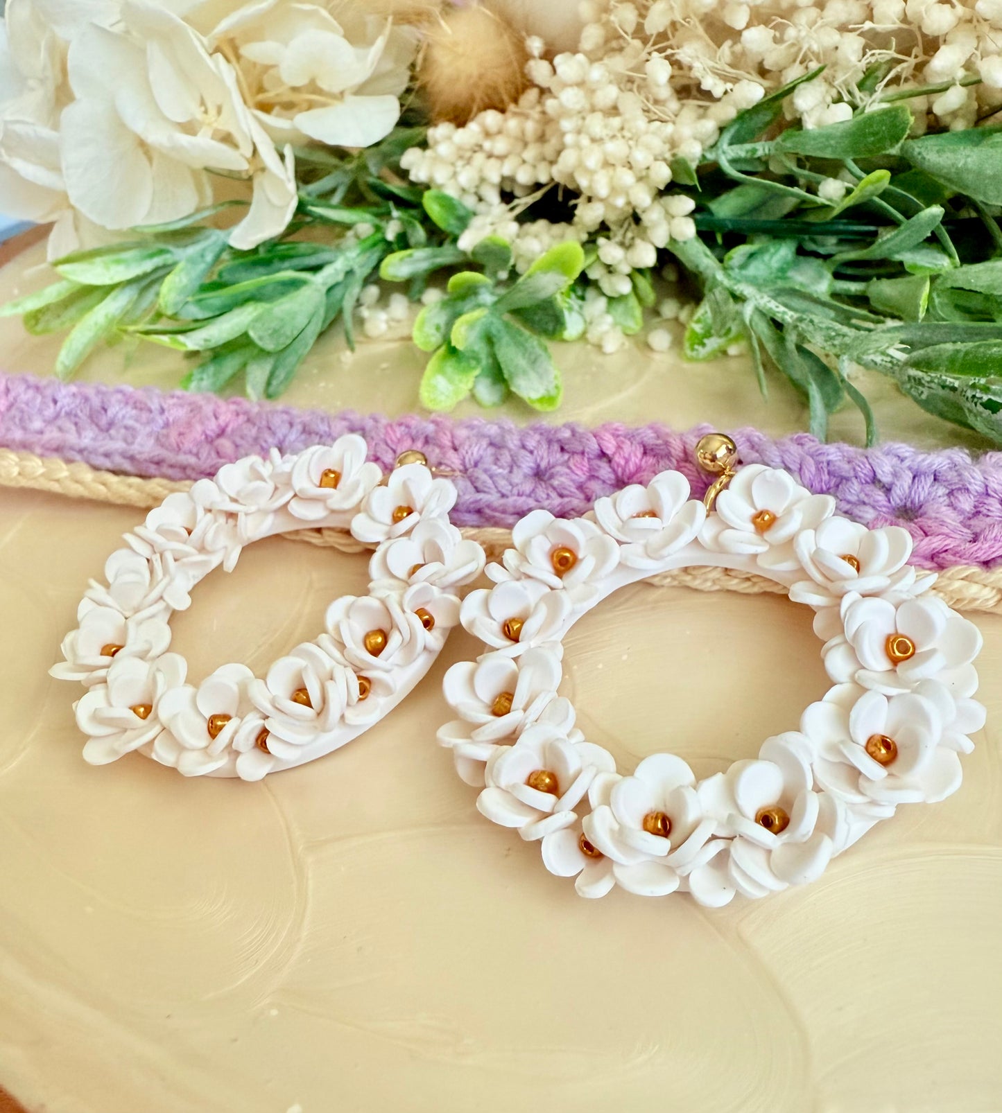 Blooms in white round