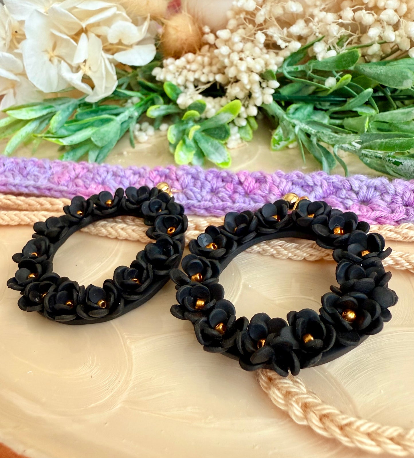 Blooms in black round